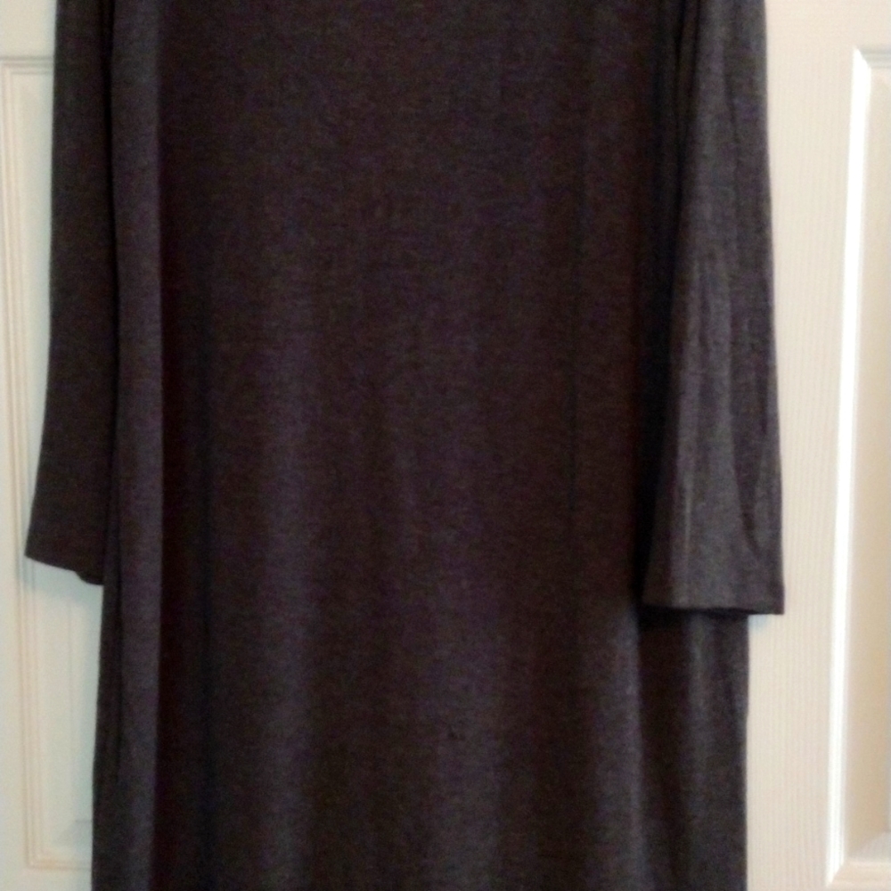 Tiana B, XL, Gray dress with ruffles at the bottom.